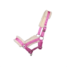 QHP Veulenhalster met synthetisch lamswol